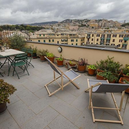 Altido Apt For 3 With Rooftop Balcony And Lovely Cityview Генуя Экстерьер фото