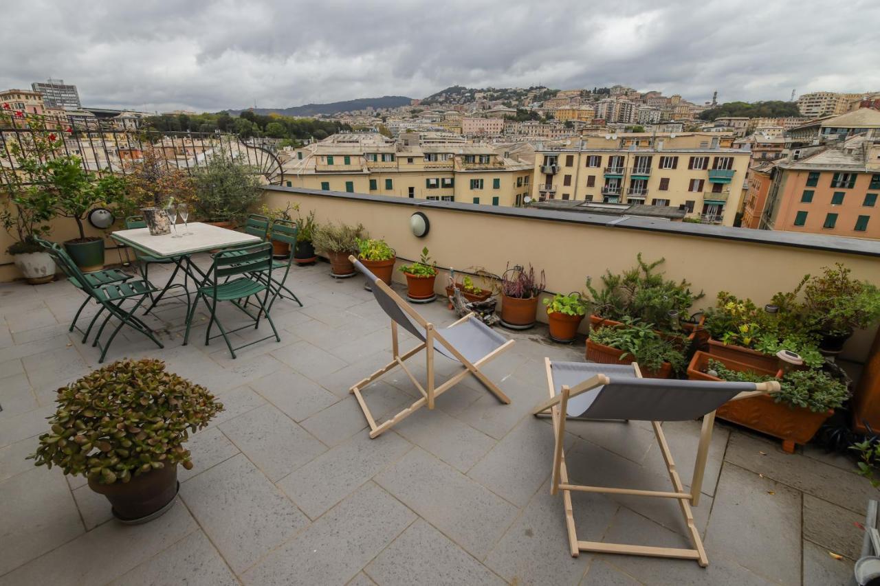 Altido Apt For 3 With Rooftop Balcony And Lovely Cityview Генуя Экстерьер фото