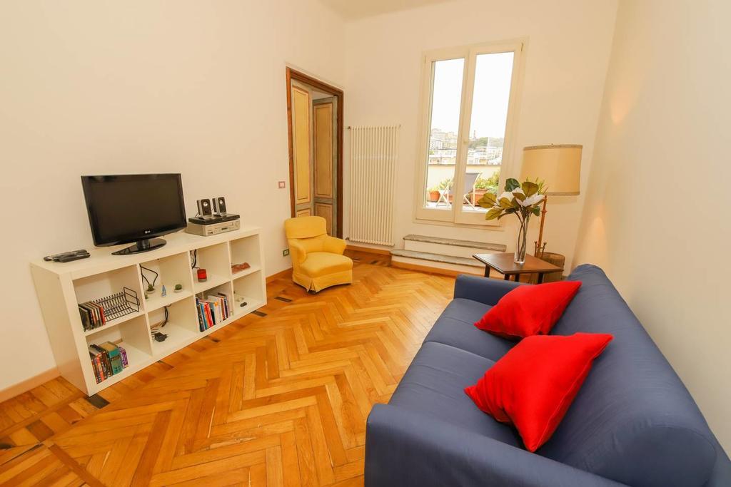 Altido Apt For 3 With Rooftop Balcony And Lovely Cityview Генуя Экстерьер фото