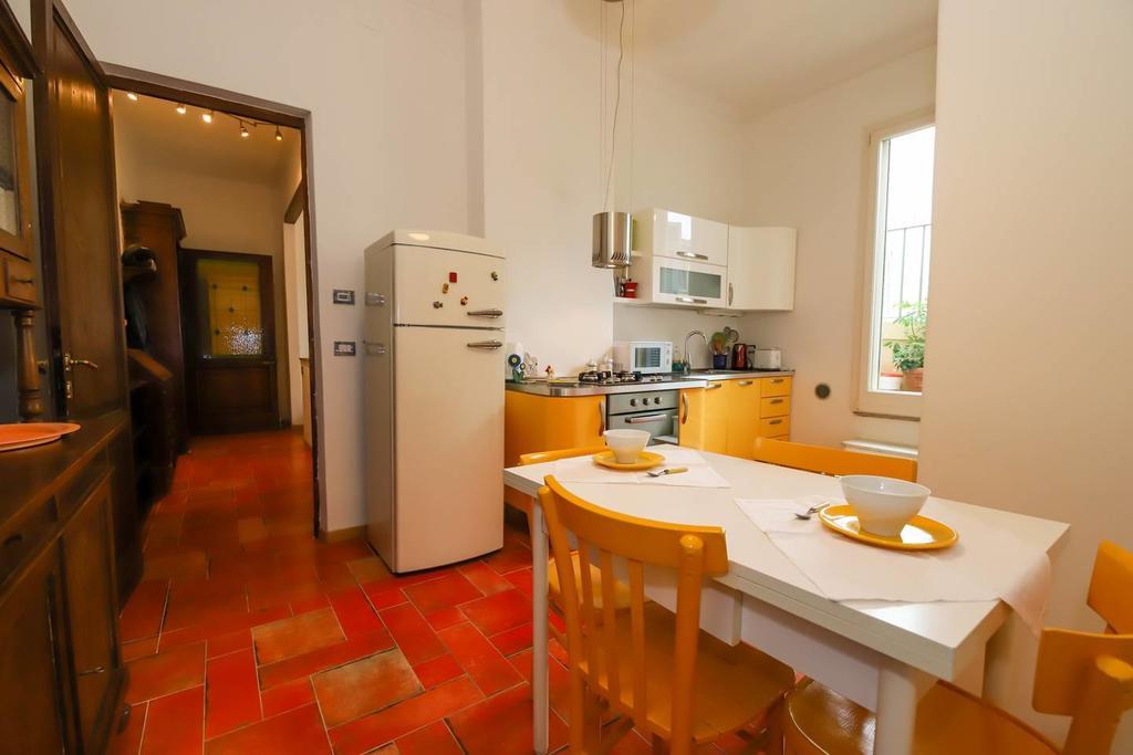 Altido Apt For 3 With Rooftop Balcony And Lovely Cityview Генуя Экстерьер фото