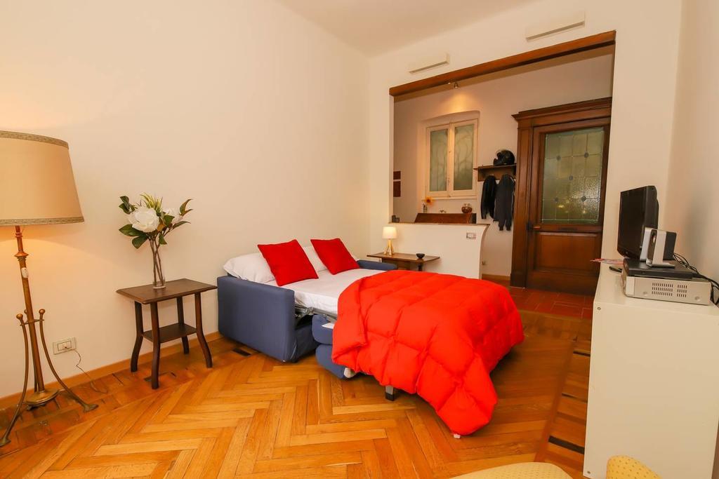 Altido Apt For 3 With Rooftop Balcony And Lovely Cityview Генуя Экстерьер фото