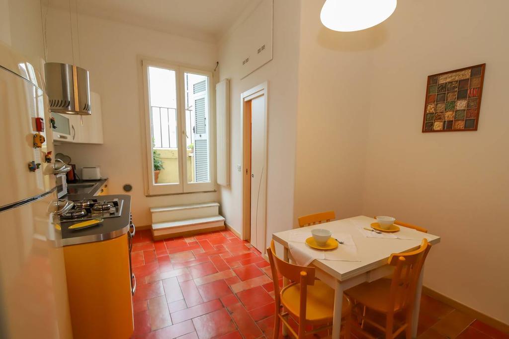 Altido Apt For 3 With Rooftop Balcony And Lovely Cityview Генуя Экстерьер фото